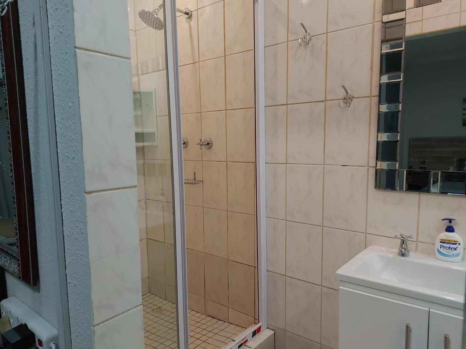 Villa Mariss Guesthouse Kraaifontein Екстер'єр фото
