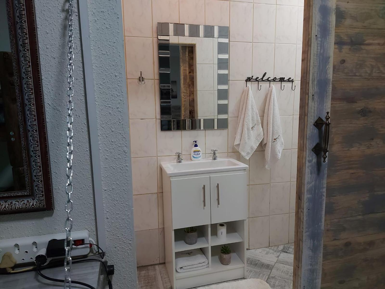 Villa Mariss Guesthouse Kraaifontein Екстер'єр фото