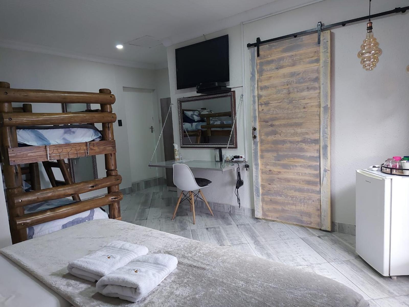 Villa Mariss Guesthouse Kraaifontein Екстер'єр фото