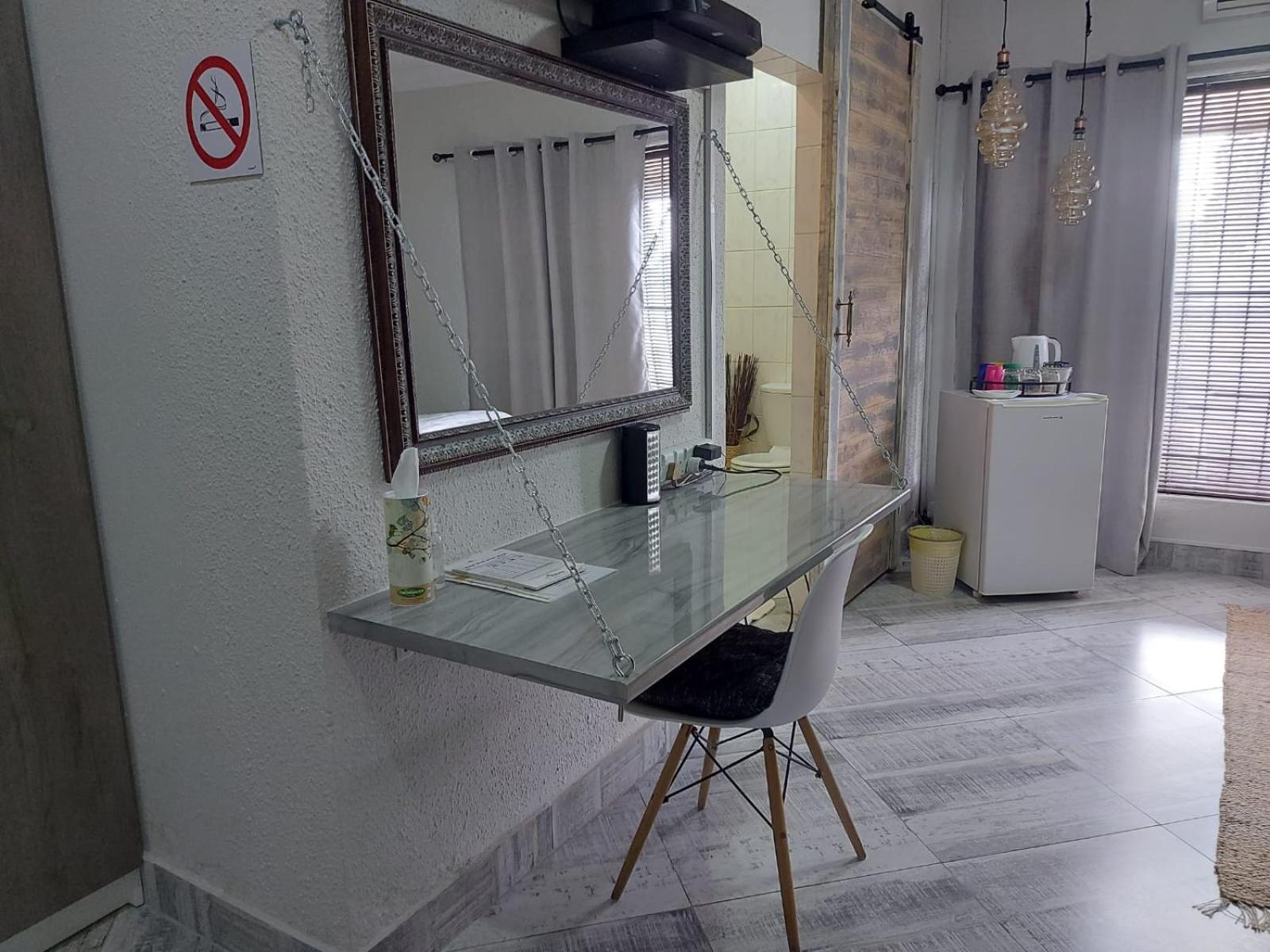 Villa Mariss Guesthouse Kraaifontein Екстер'єр фото